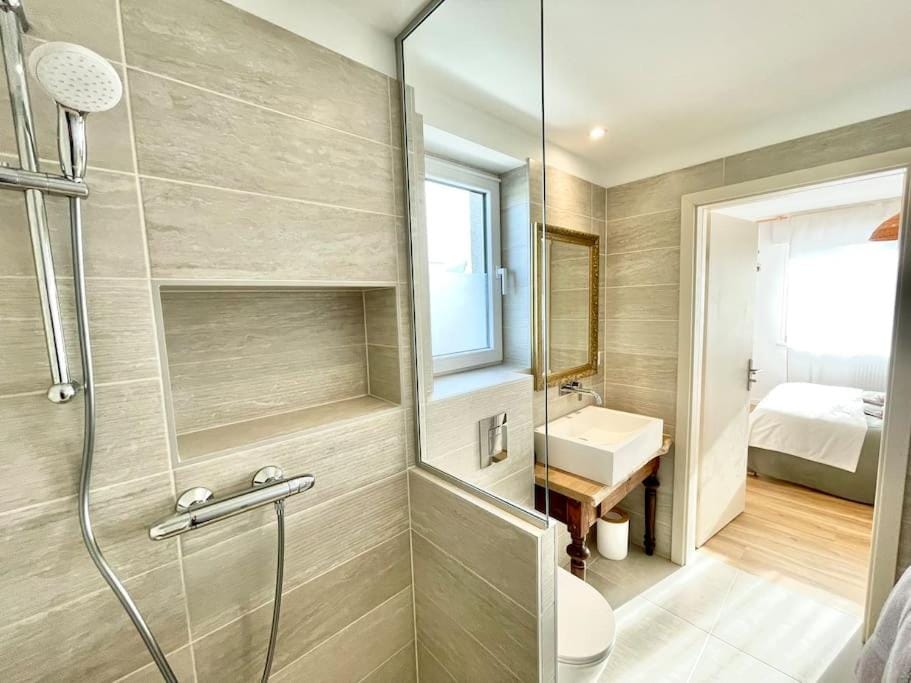 Shower, Toilet, Bathroom, Bedroom