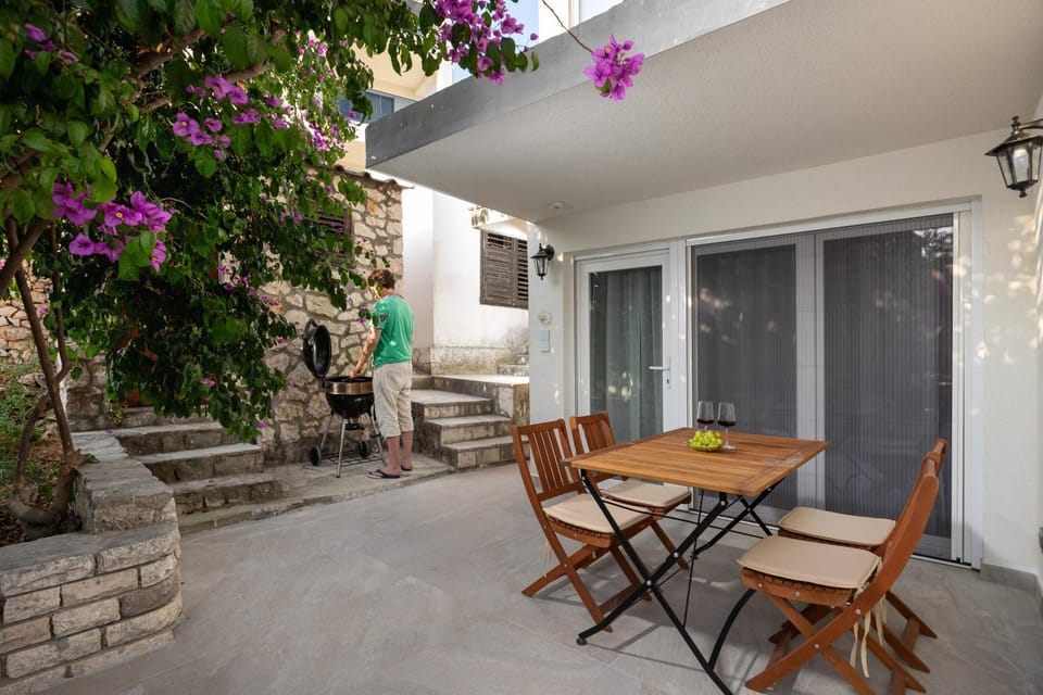 BBQ facilities, Balcony/Terrace