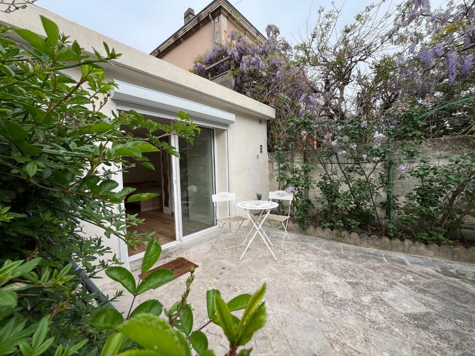 Property building, Garden