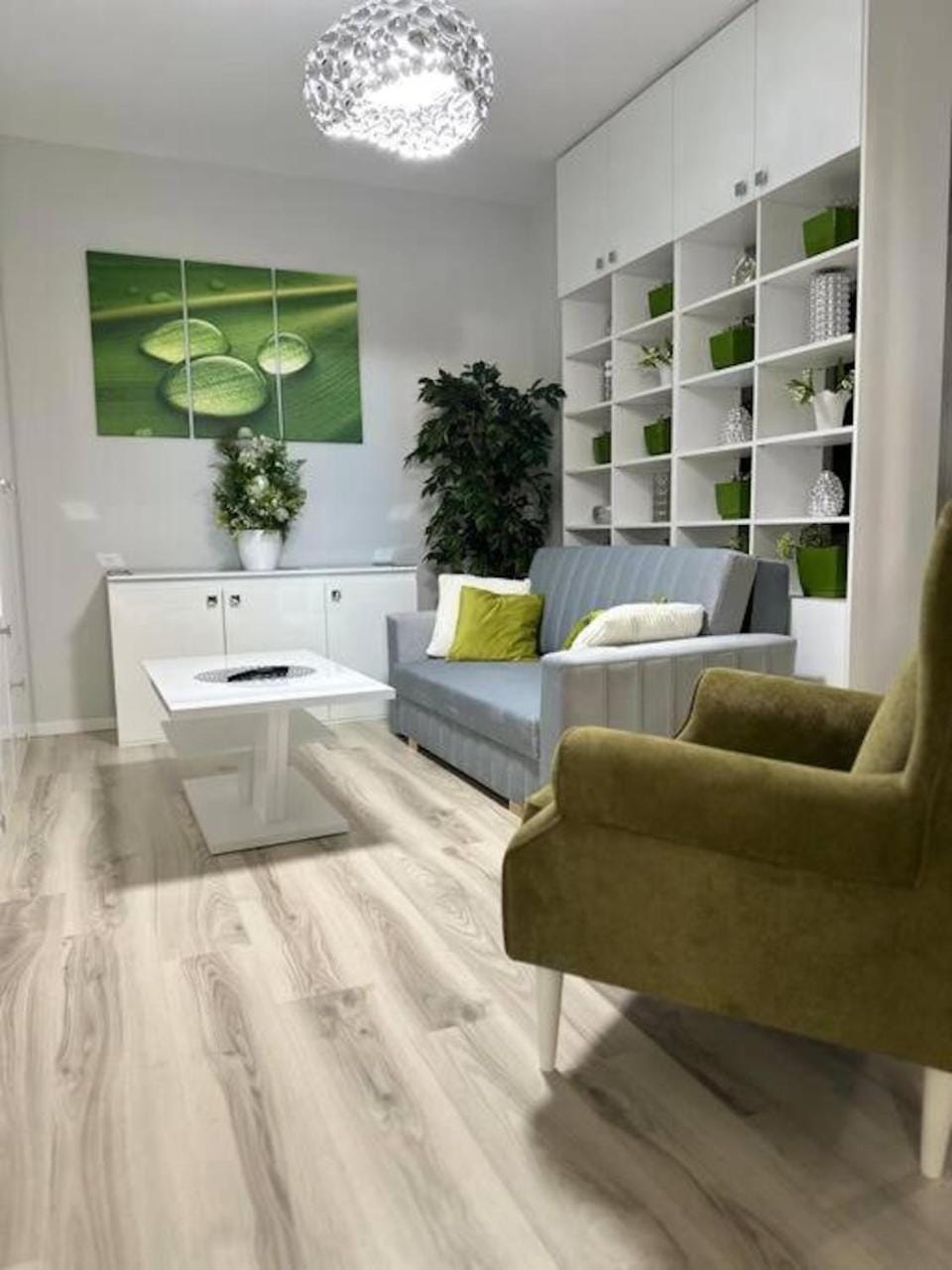 Communal lounge/ TV room, TV and multimedia, Seating area