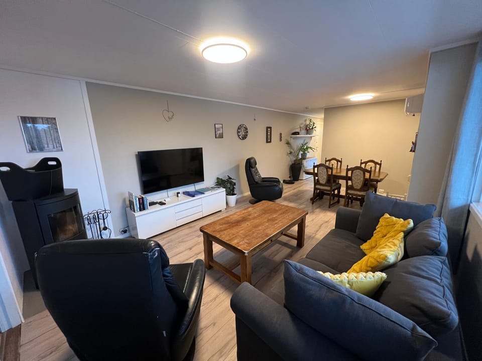 Communal lounge/ TV room, Seating area