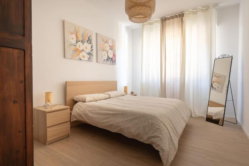 Bed, Photo of the whole room, Bedroom, wardrobe