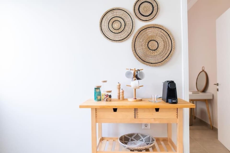 Coffee/tea facilities, Kitchen or kitchenette, Dining area