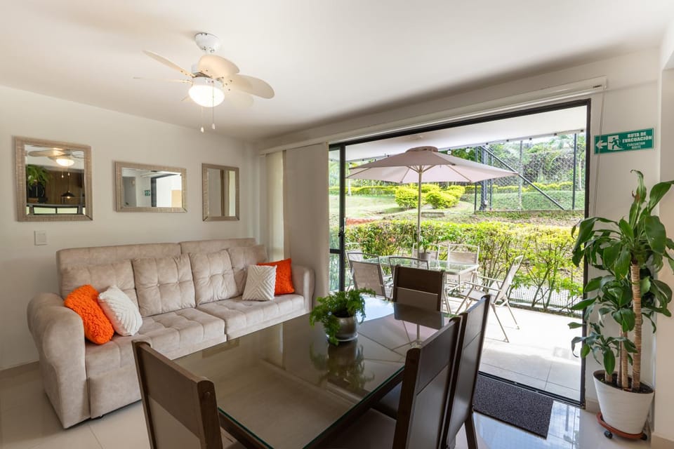Patio, Living room