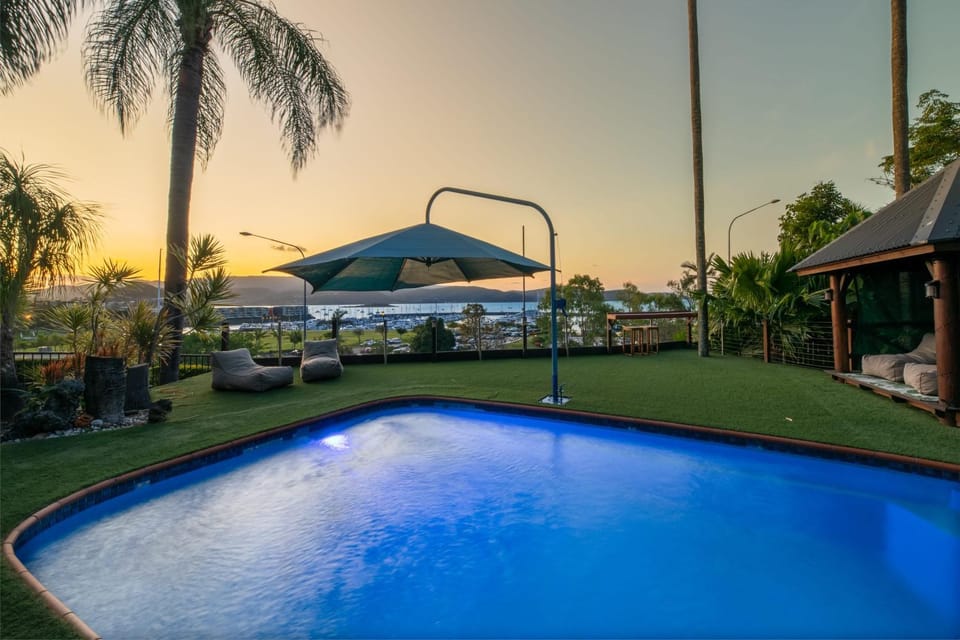 'Sail Away' Airlie Beach house with Marina Views House in Airlie Beach
