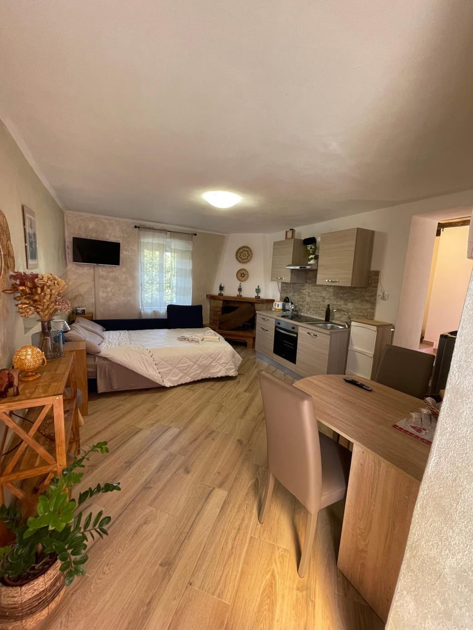 Shardana House- Free Parking Bed and Breakfast in La Spezia