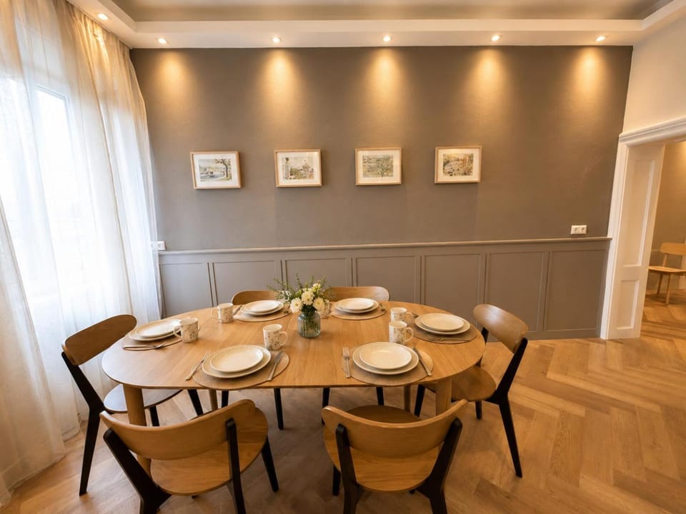 Dining area, kitchen