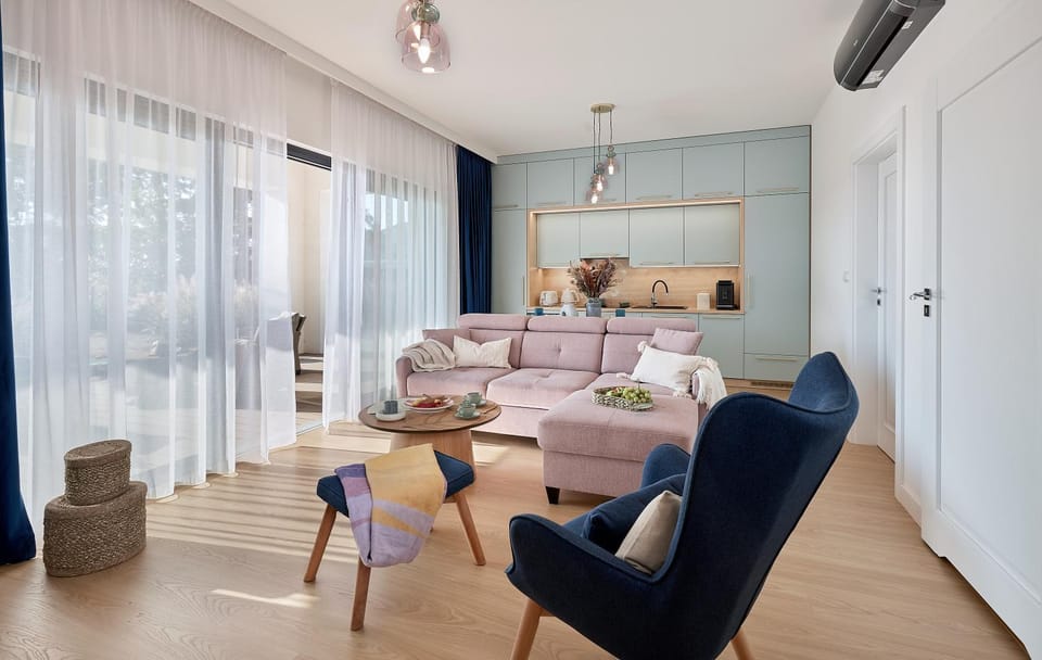 Living room, Photo of the whole room, Seating area, wardrobe