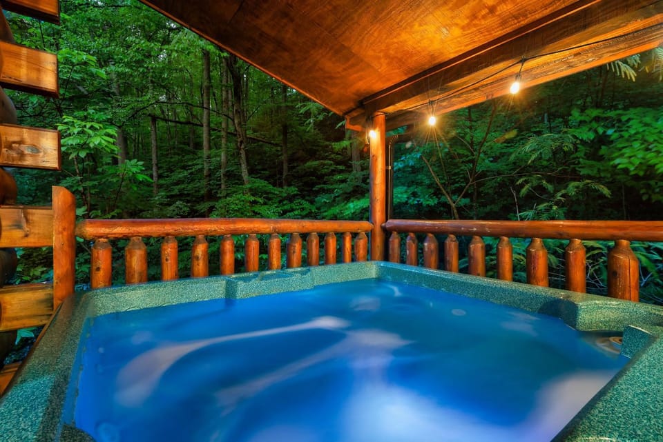 Natural landscape, Hot Tub, View (from property/room), Balcony/Terrace