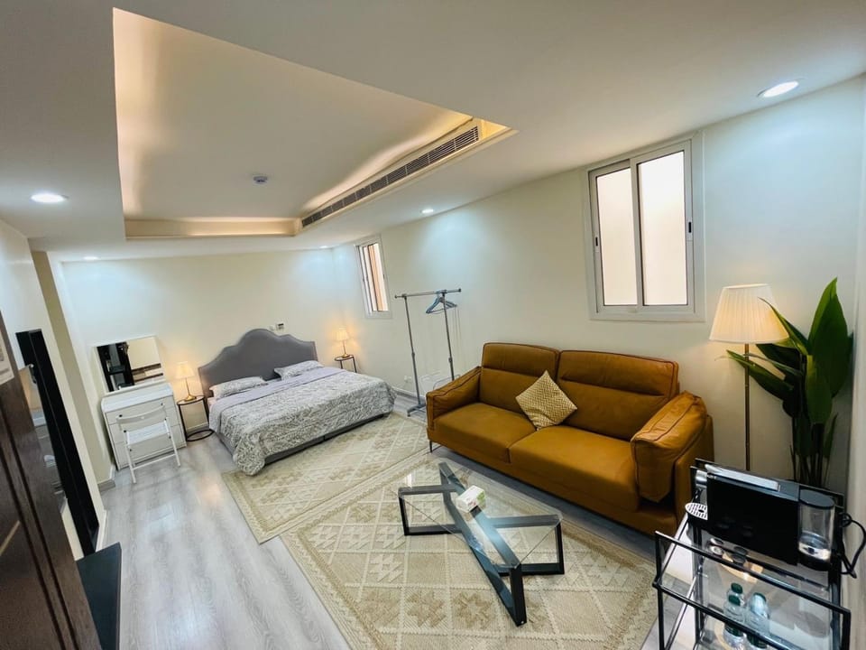 Bed, Photo of the whole room, Seating area