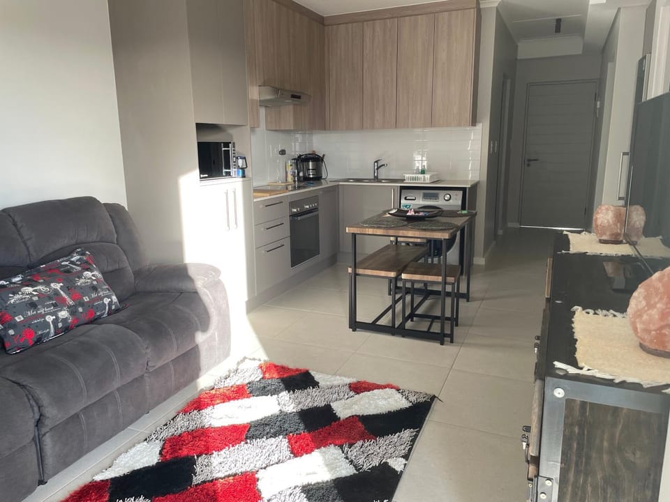 Rozama’s little nest Apartment in Cape Town