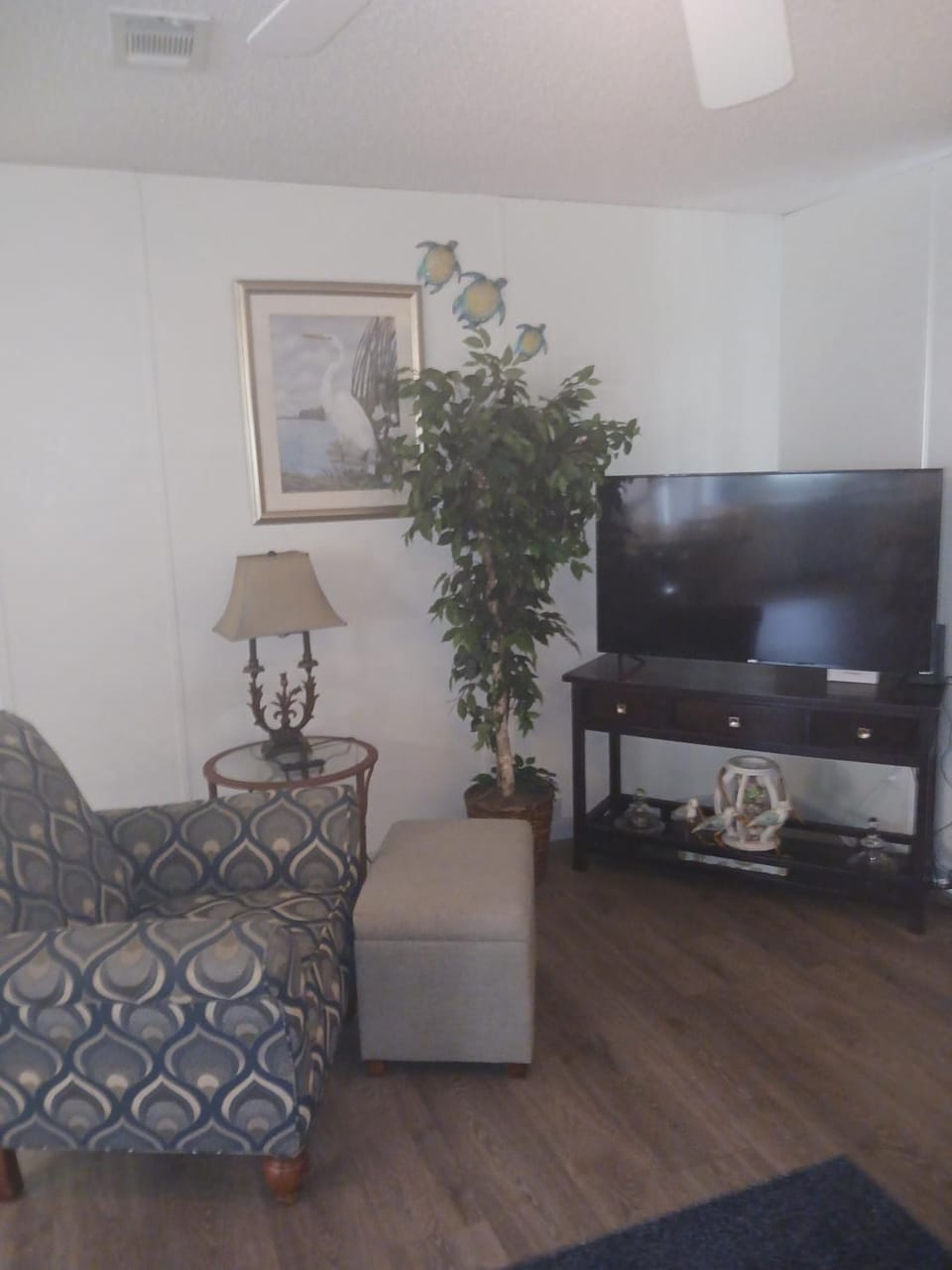 Communal lounge/ TV room, TV and multimedia, Living room, Seating area, Evening entertainment