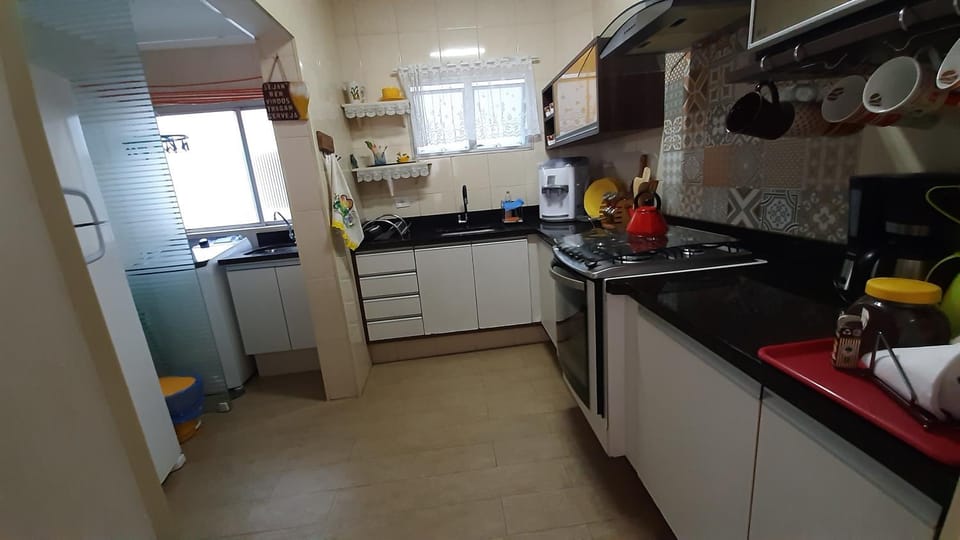 Kitchen or kitchenette, oven, pet friendly, stove