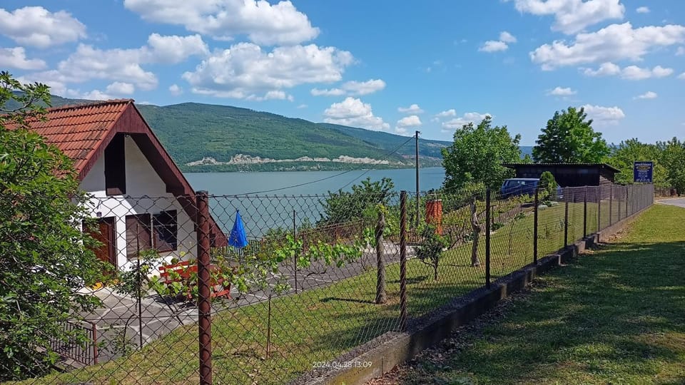 Property building, Garden view, Parking