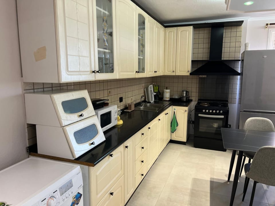 Kitchen or kitchenette, minibar, oven, pet friendly, toaster