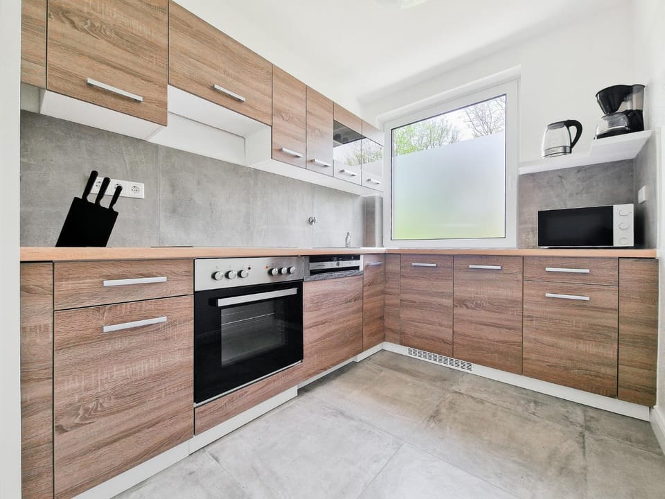Coffee/tea facilities, dishwasher, minibar, pet friendly, stove, kitchen
