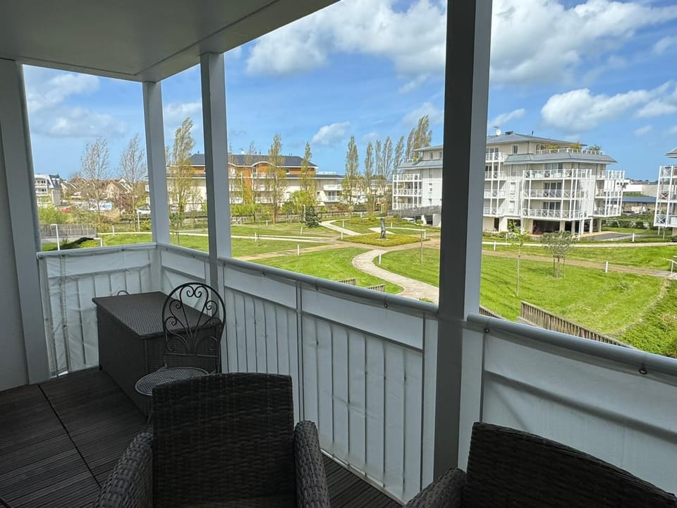 Charmant 2P avec balcon, proche plage et centre | Parking | Wifi | 4 pers | Cabourg - FR-1-487-365 Apartment in Cabourg