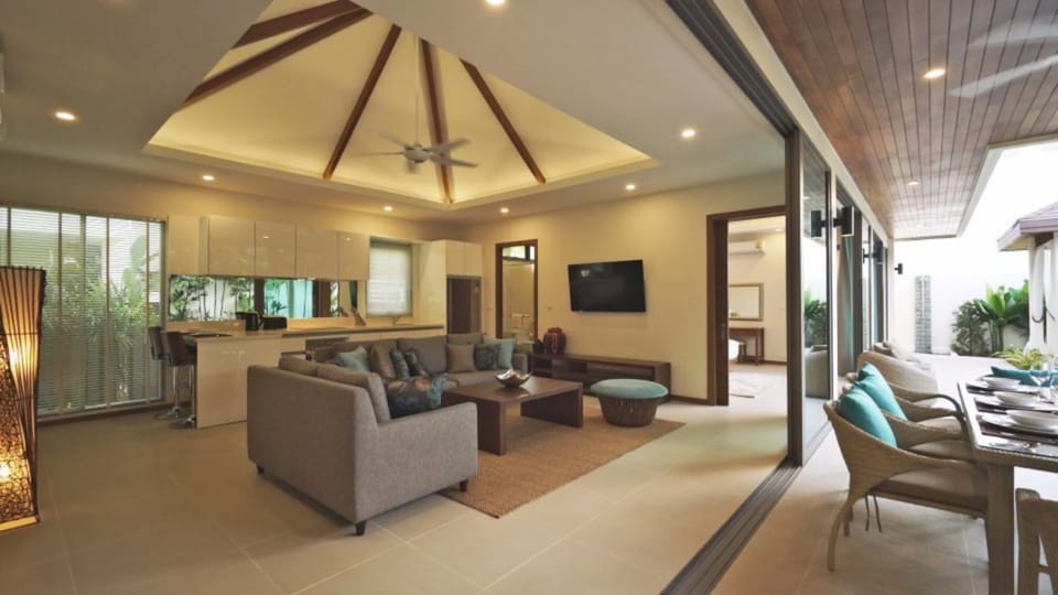 4 Bedrooms Private Pool Villa near Rawai Beach Villa in Rawai