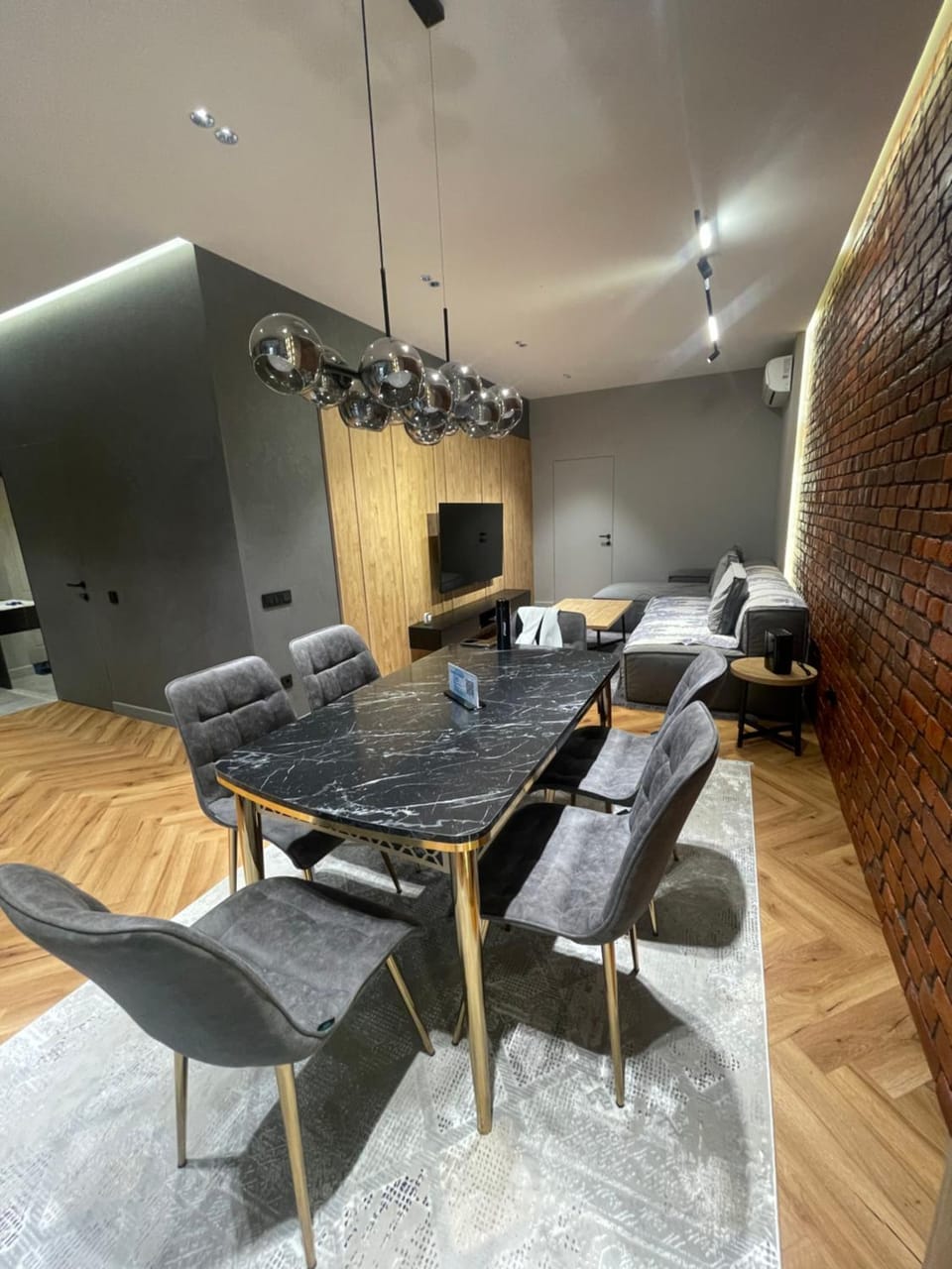 Seating area, Dining area