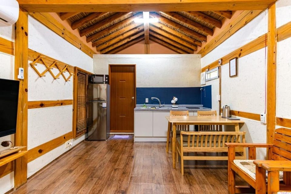 Hadong kkotdam pension Bed and Breakfast in South Korea