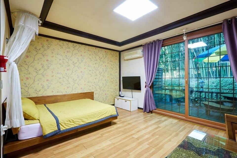 Daenamu Pension Taean Bed and Breakfast in South Korea