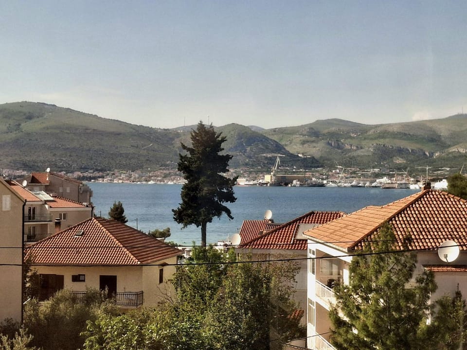 Marinore Apartment in Okrug Gornji