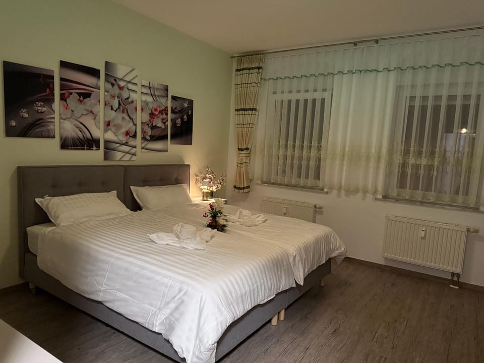 Käthe-Kollwitz Straße 54, F1 Apartment in Thuringia, Germany