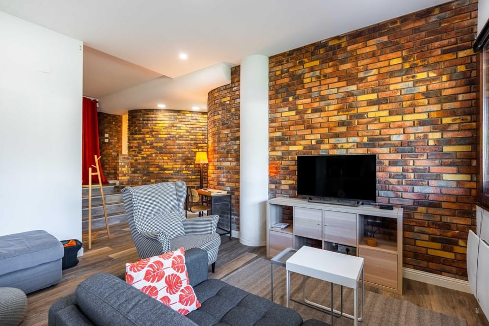 Communal lounge/ TV room, Living room