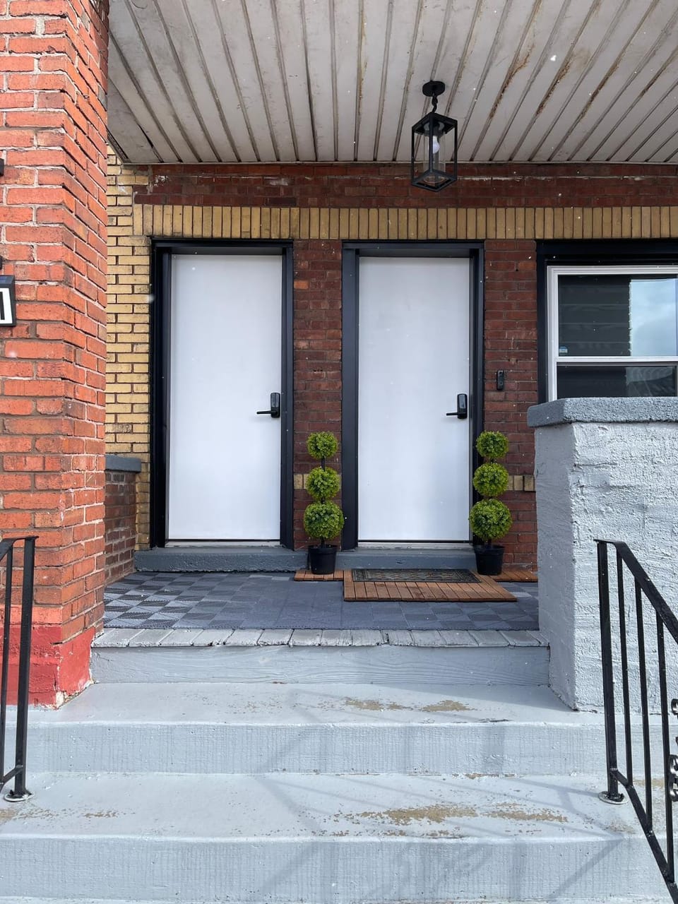 Facade/entrance