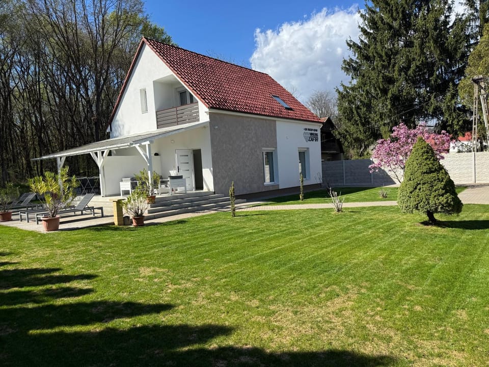 Mineral Zafír apartman Apartment in Slovakia