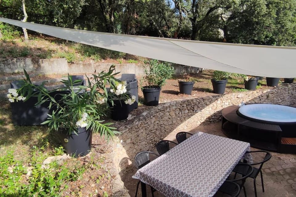 Patio, Dining area, Garden view