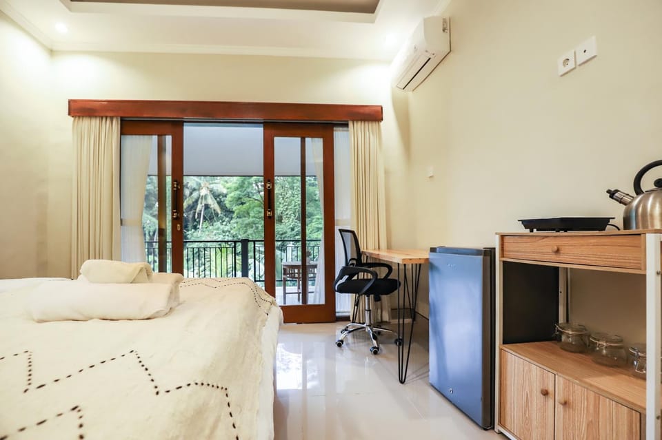 Bed, Photo of the whole room, air conditioner
