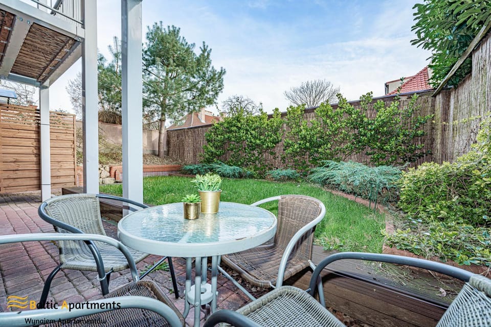 Garden, View (from property/room), Balcony/Terrace