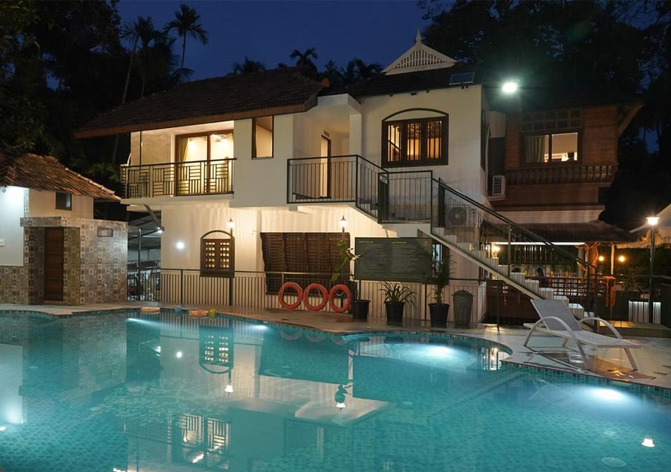 Property building, Swimming pool