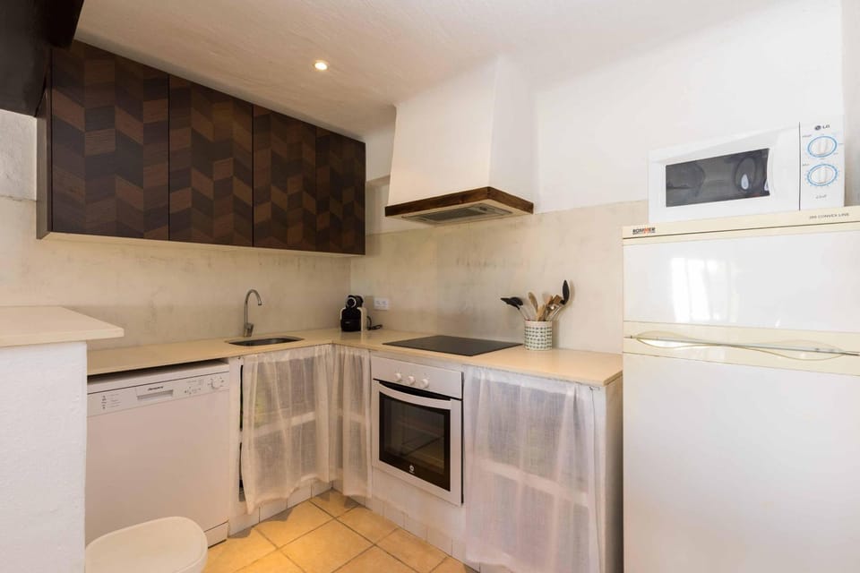 Kitchen or kitchenette, Other