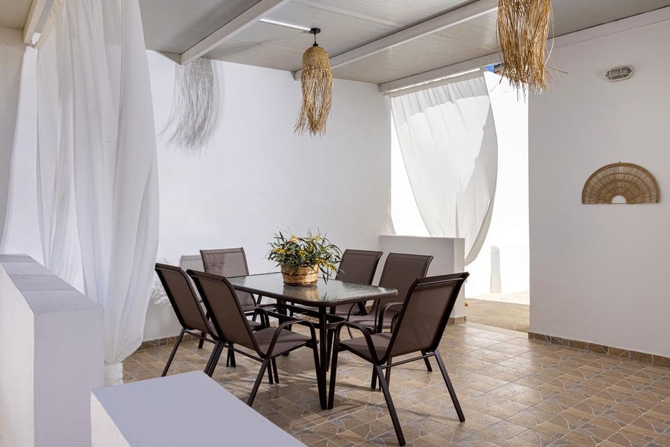 Patio, Dining area