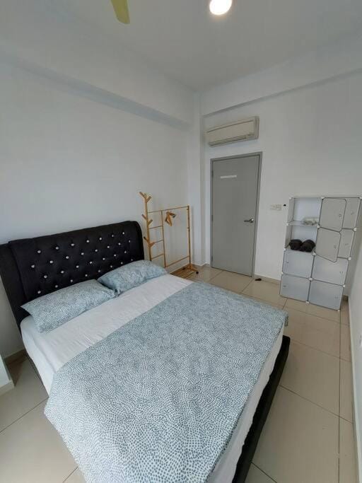 OV06-3room Georgetown Seaview Pg Apartment in George Town