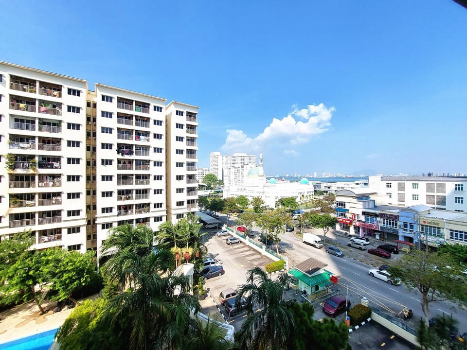 OV06-3room Georgetown Seaview Pg Apartment in George Town
