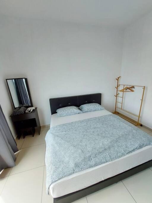 OV06-3room Georgetown Seaview Pg Apartment in George Town