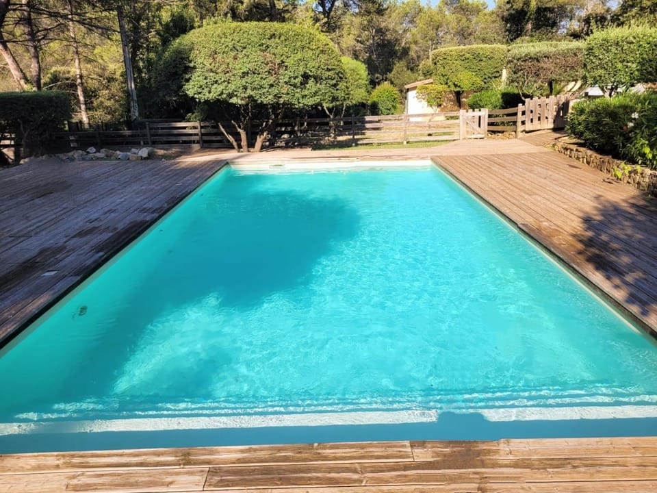 *Villa au coeur de la forêt* Villa in French Riviera