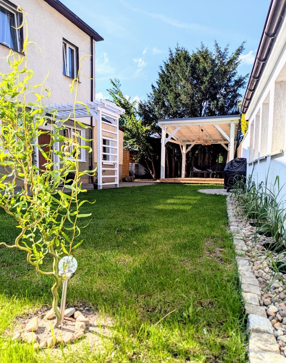 Patio, Garden view