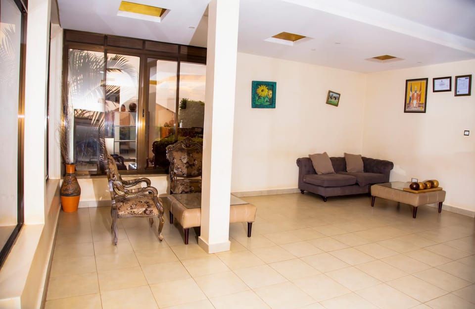 UBUNTU PALACE HOTEL - RUNATI Hotel in Kampala