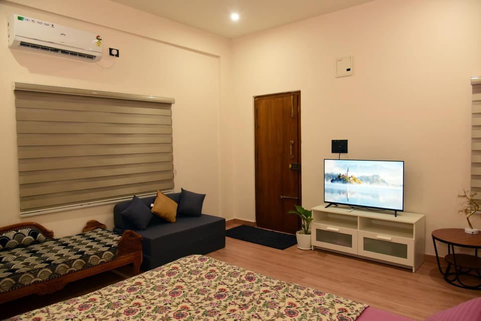 Photo of the whole room, Evening entertainment