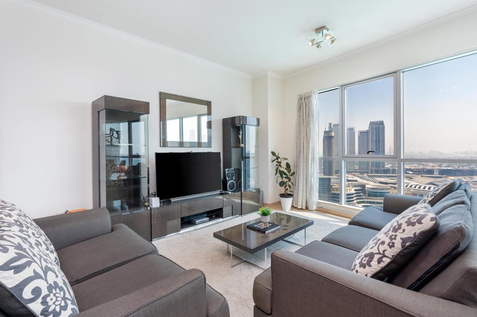Communal lounge/ TV room, TV and multimedia, Living room, Seating area, Evening entertainment