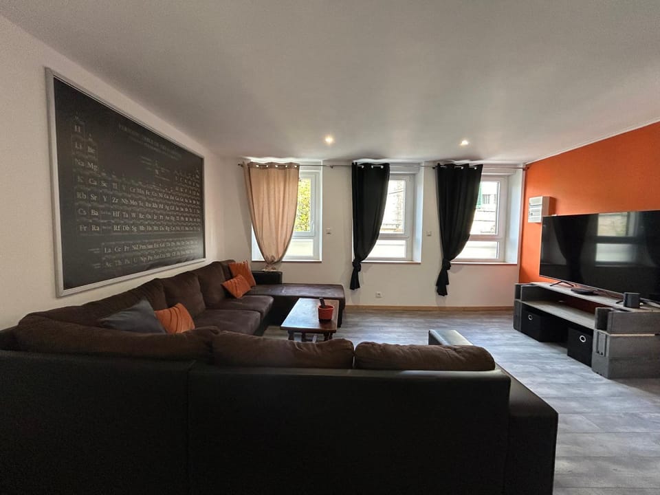 TV and multimedia, Living room, children, young children, cot