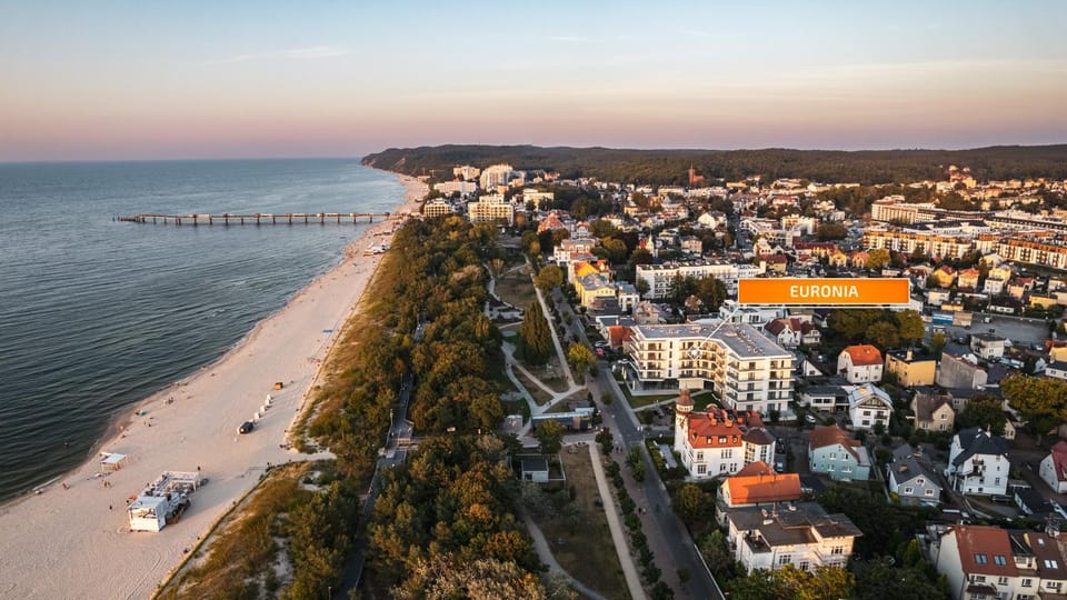 Neighbourhood, Bird's eye view