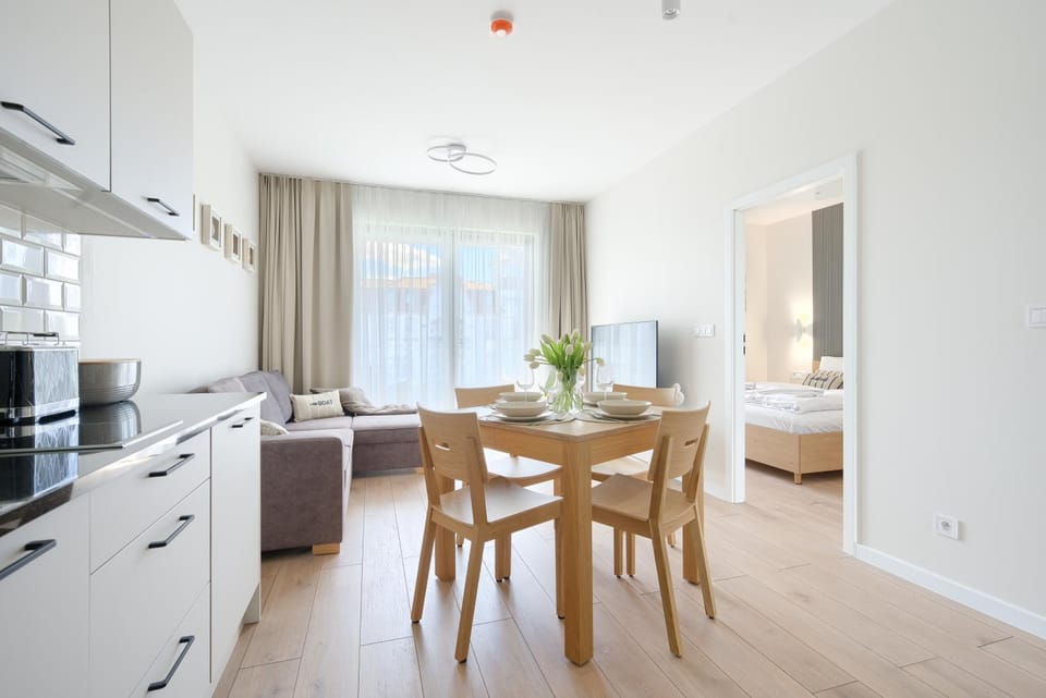 Kitchen or kitchenette, Seating area