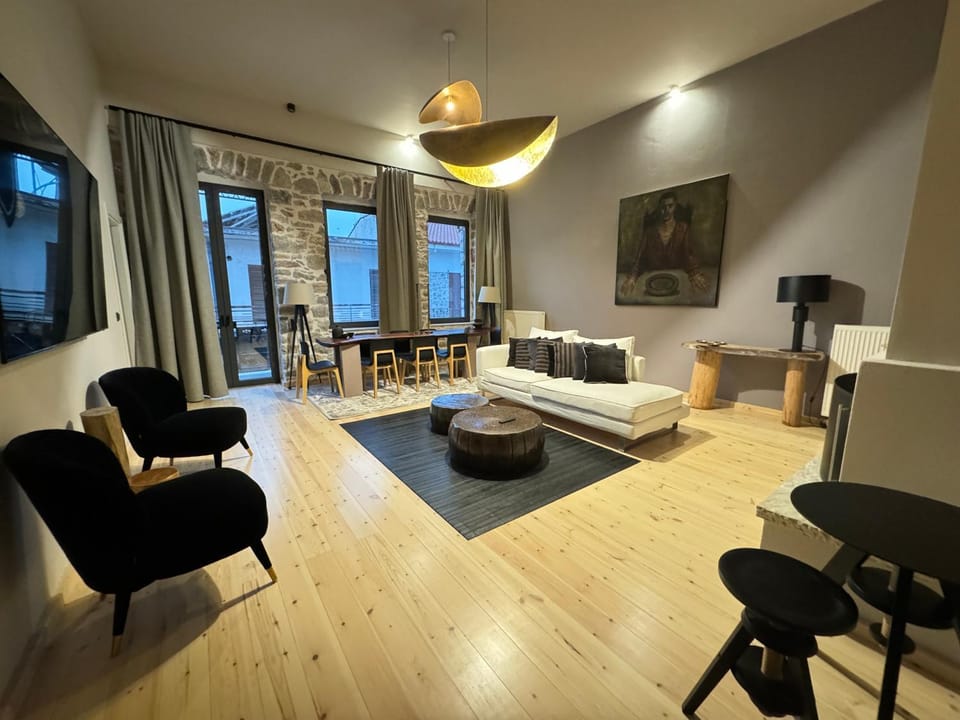 Living room, Dining area