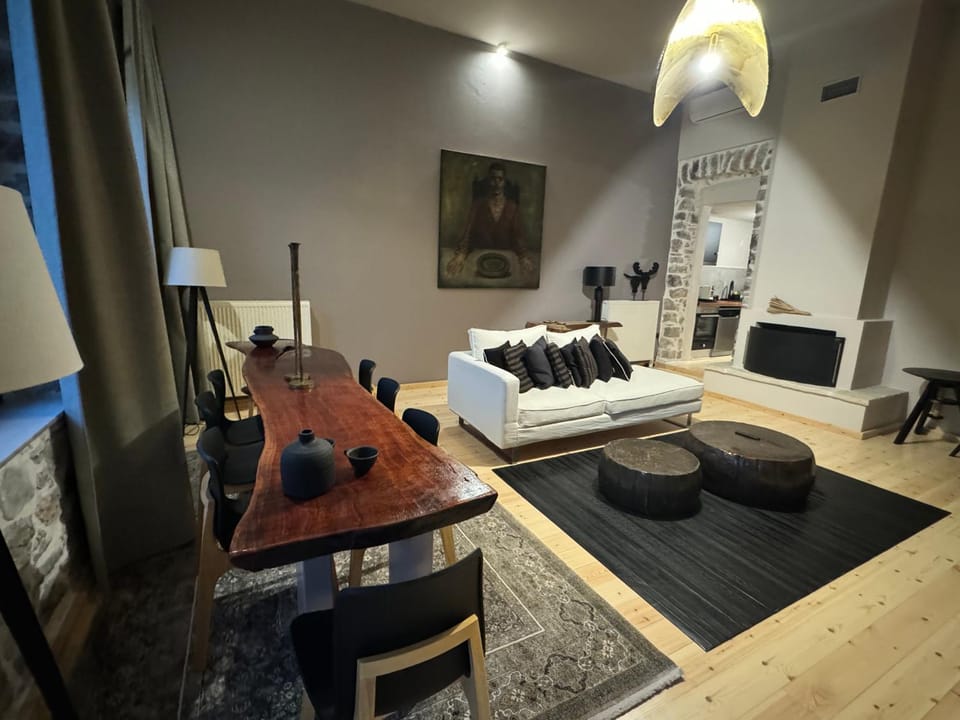 Living room, Dining area