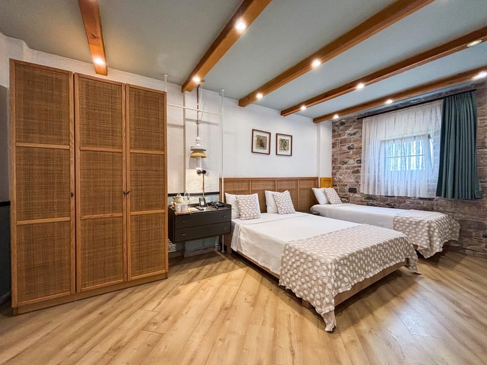 Bed, Photo of the whole room